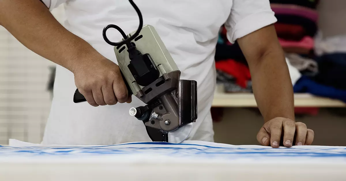 safety-tips-using-fabric-cutting-machines (1)